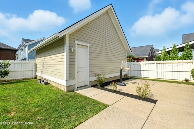 8707 Featherbell Blvd, Prospect, KY 40059