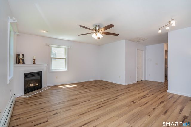 10 Scherer Lane, Windsor, CT 06095