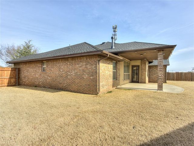 8304 NW 141st Circle, Oklahoma City, OK 73142