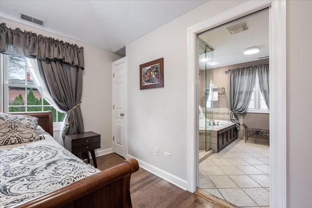 424 S Home Avenue, Park Ridge, IL 60068