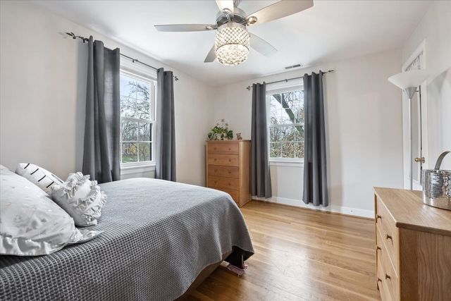 424 S Home Avenue, Park Ridge, IL 60068