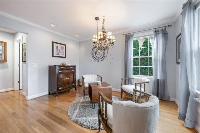 424 S Home Avenue, Park Ridge, IL 60068