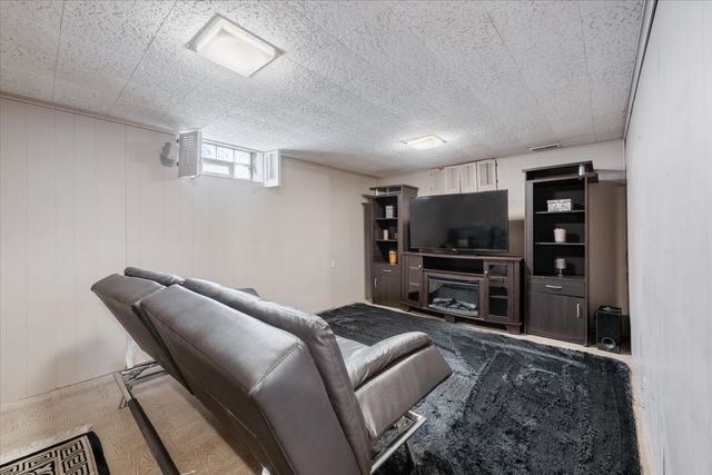 424 S Home Avenue, Park Ridge, IL 60068