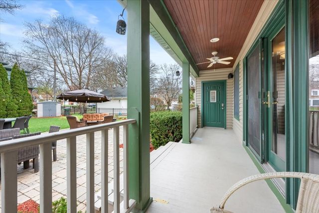 424 S Home Avenue, Park Ridge, IL 60068