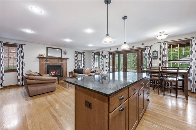 424 S Home Avenue, Park Ridge, IL 60068