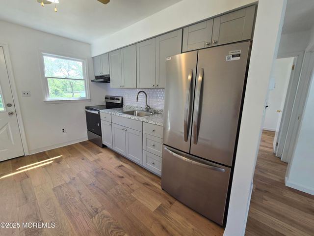 330 Elizabeth Avenue, Toms River, NJ 08753