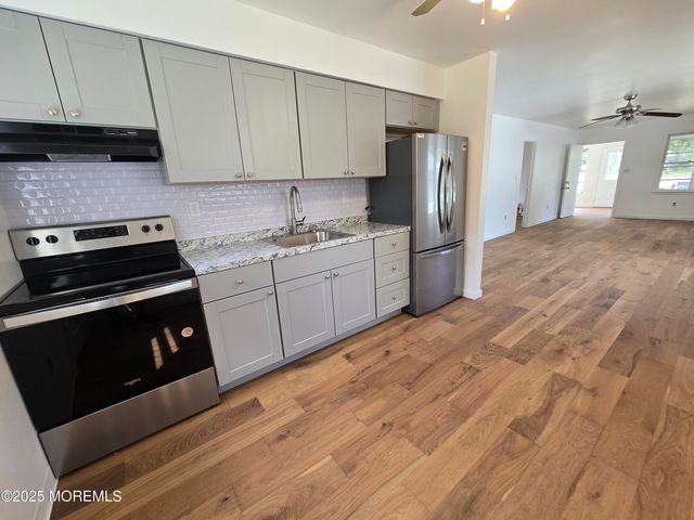330 Elizabeth Avenue, Toms River, NJ 08753