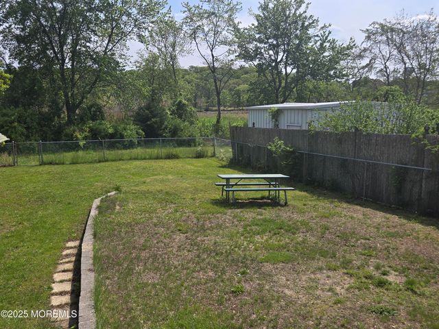 330 Elizabeth Avenue, Toms River, NJ 08753