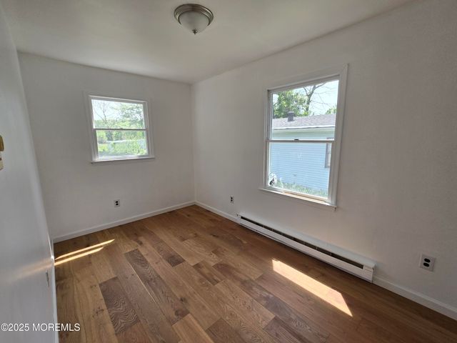 330 Elizabeth Avenue, Toms River, NJ 08753