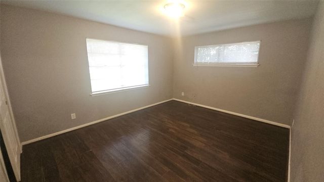 1621 Crestmont Drive, Stafford, TX 77477