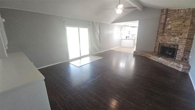 1621 Crestmont Drive, Stafford, TX 77477