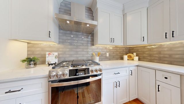 15 Park Street B, North Reading, MA 01864