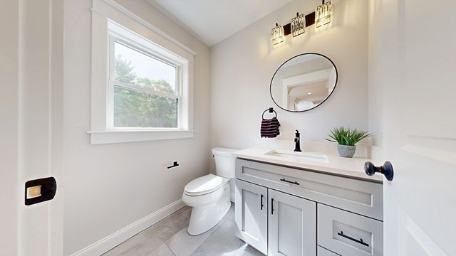 15 Park Street B, North Reading, MA 01864
