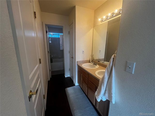 16901 E Warren Place B, Aurora, CO 80013