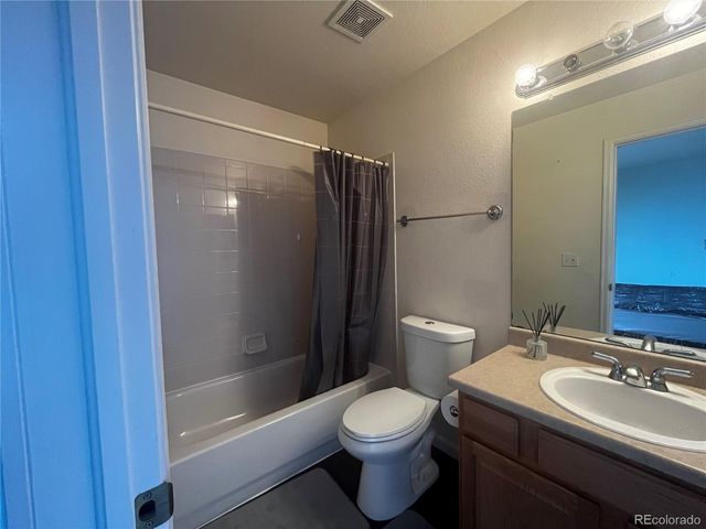 16901 E Warren Place B, Aurora, CO 80013