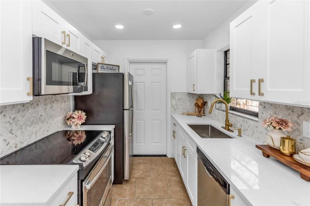 646 N WELLINGTON DRIVE, Deltona, FL 32725