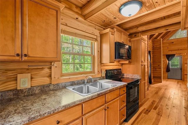 2171 Johnsontown Road, Thomasville, NC 27360
