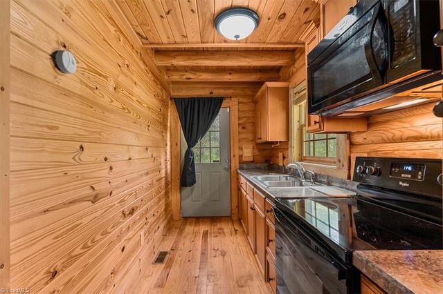 2171 Johnsontown Road, Thomasville, NC 27360