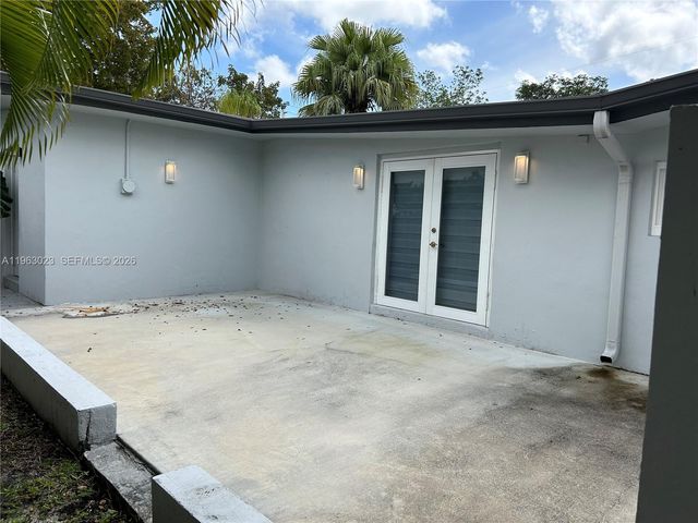 6501 SW 34th St, Miami, FL 33155