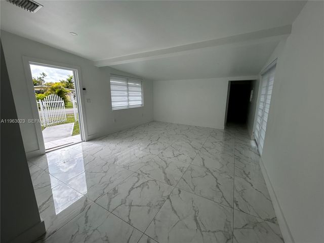 6501 SW 34th St, Miami, FL 33155