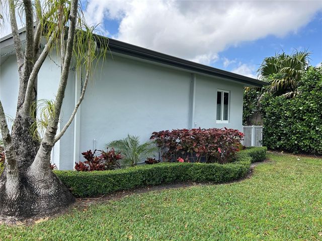 6501 SW 34th St, Miami, FL 33155