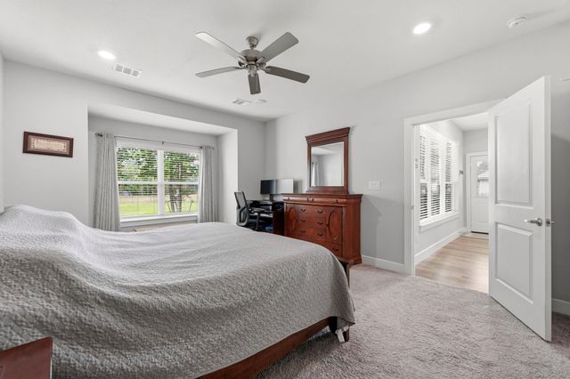 6109 White Oak Leaf Loop, Conroe, TX 77303