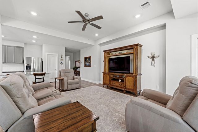 6109 White Oak Leaf Loop, Conroe, TX 77303