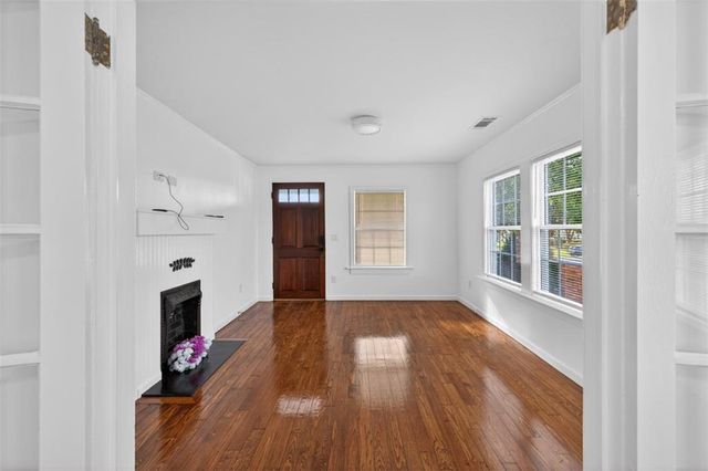 240 E 5th Ave, Winder, GA 30680