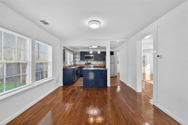 240 E 5th Ave, Winder, GA 30680