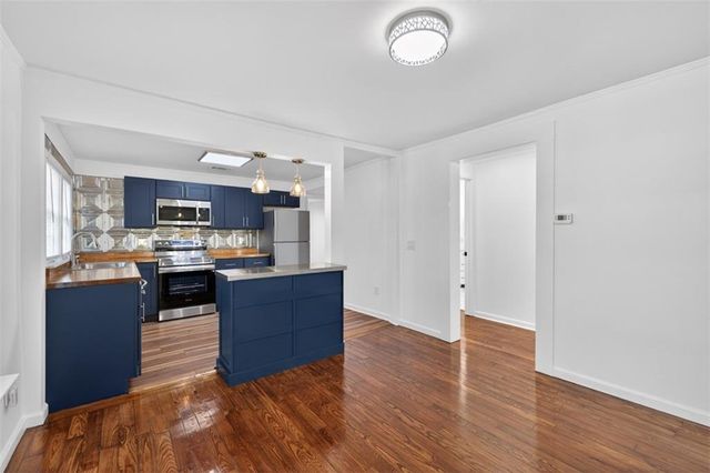 240 E 5th Ave, Winder, GA 30680