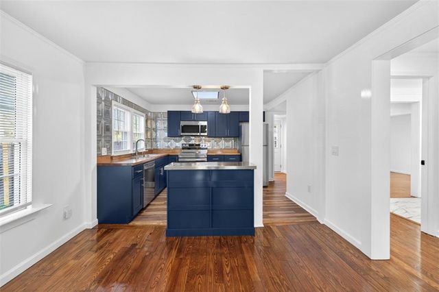 240 E 5th Ave, Winder, GA 30680