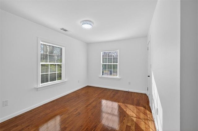 240 E 5th Ave, Winder, GA 30680