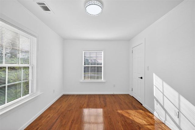 240 E 5th Ave, Winder, GA 30680