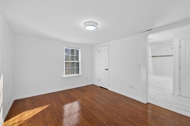 240 E 5th Ave, Winder, GA 30680