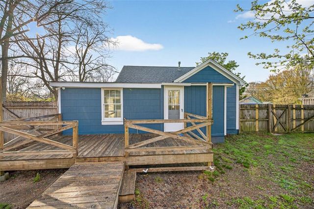 240 E 5th Ave, Winder, GA 30680