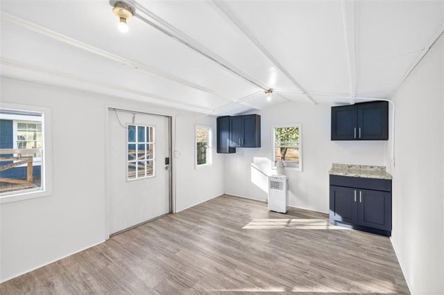 240 E 5th Ave, Winder, GA 30680