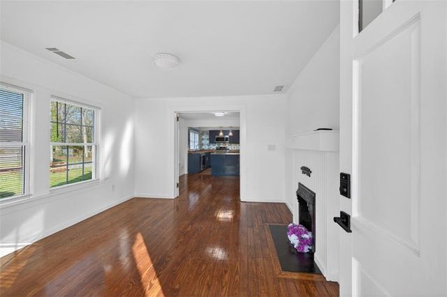 240 E 5th Ave, Winder, GA 30680