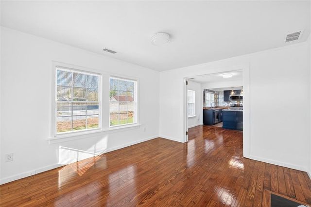 240 E 5th Ave, Winder, GA 30680