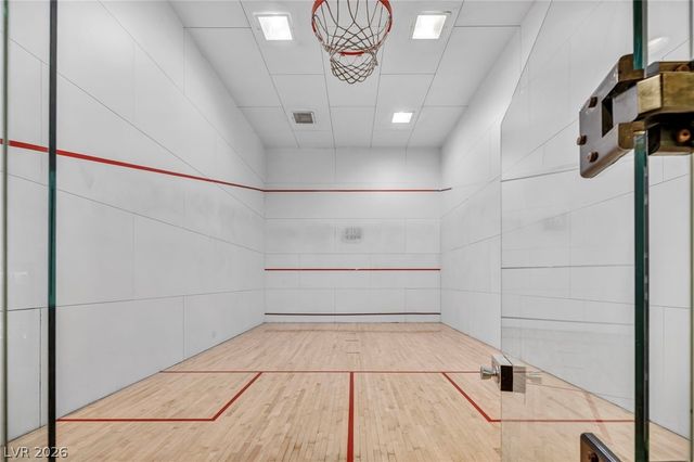 220 East Flamingo Road 302, Las Vegas, NV 89169