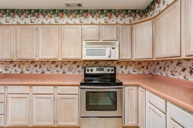 706 Meghan Street, Siloam Springs, AR 72761