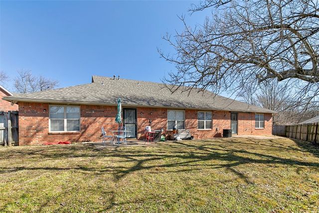 706 Meghan Street, Siloam Springs, AR 72761