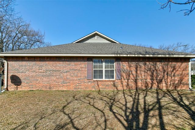 706 Meghan Street, Siloam Springs, AR 72761
