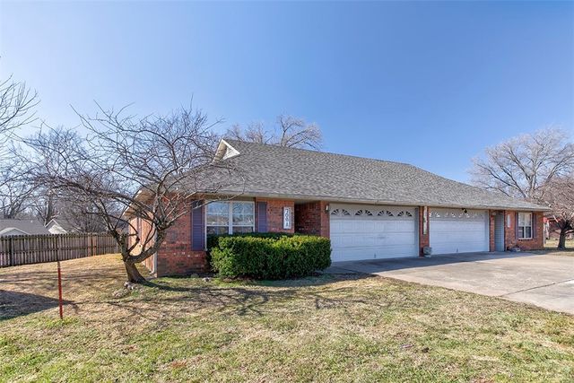 706 Meghan Street, Siloam Springs, AR 72761
