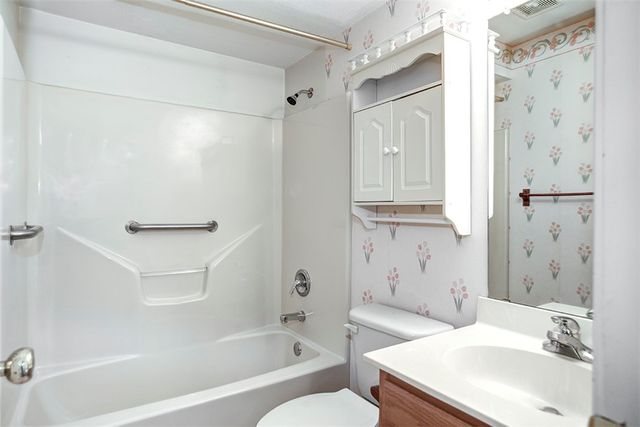 706 Meghan Street, Siloam Springs, AR 72761