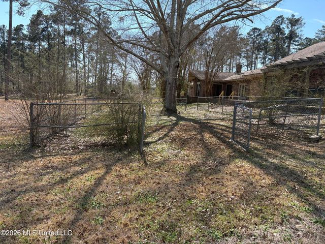 348 Old Magee Road, Magee, MS 39111
