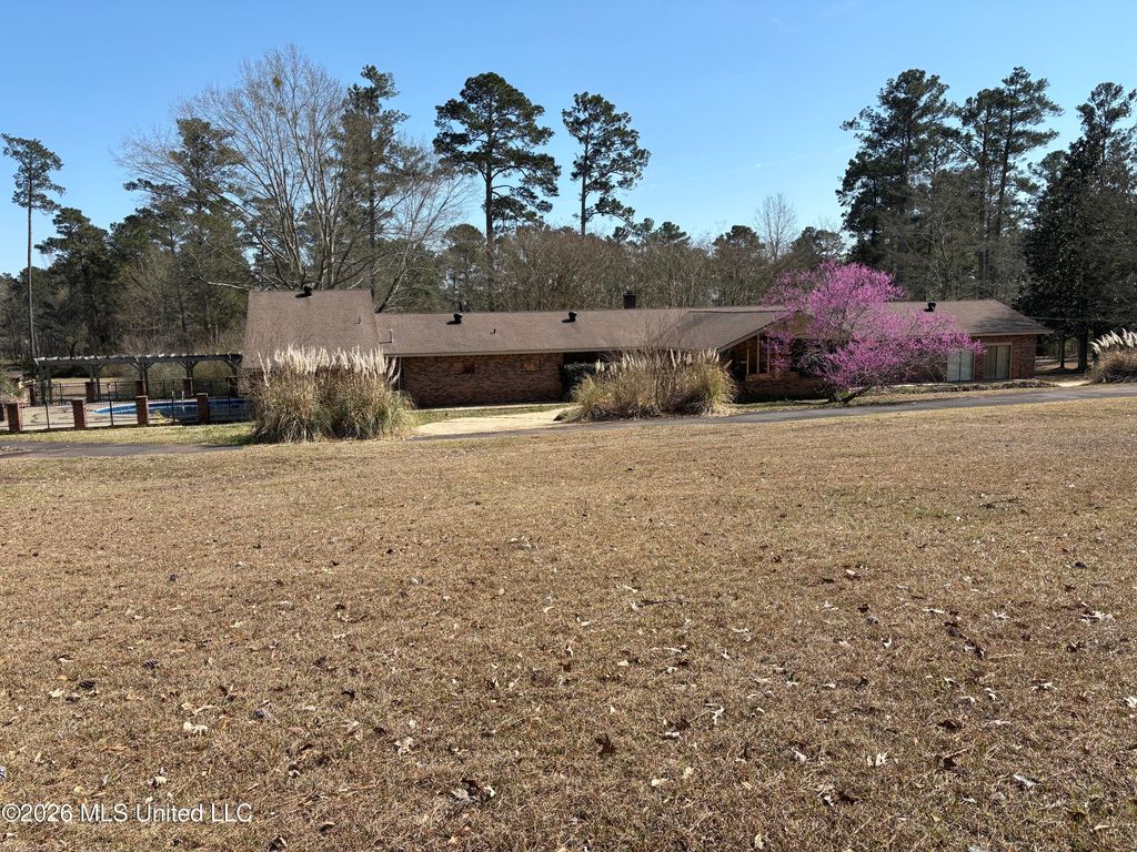 348 Old Magee Road, Magee, MS 39111