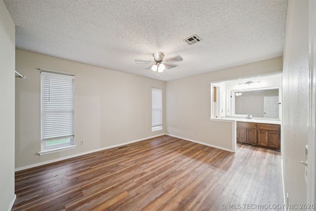 10905 E Canyon Oaks Circle, Claremore, OK 74017