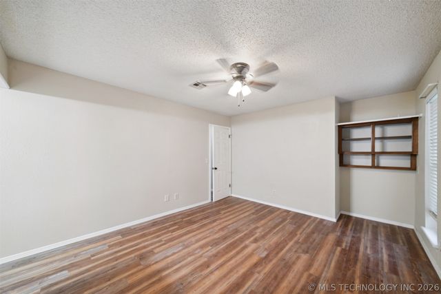 10905 E Canyon Oaks Circle, Claremore, OK 74017