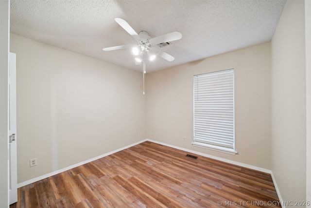10905 E Canyon Oaks Circle, Claremore, OK 74017