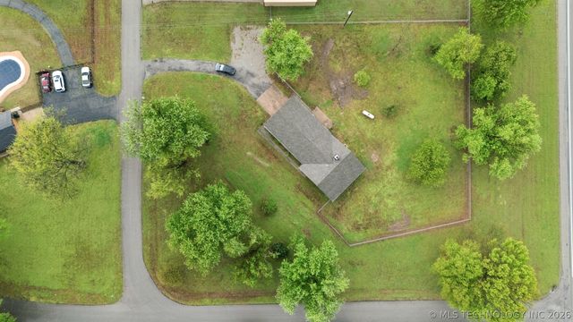 10905 E Canyon Oaks Circle, Claremore, OK 74017